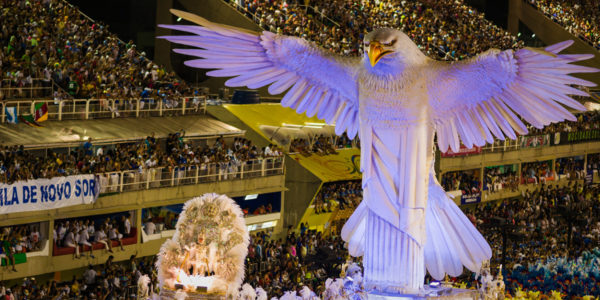 Problemas de energia marcam a história do carnaval brasileiro